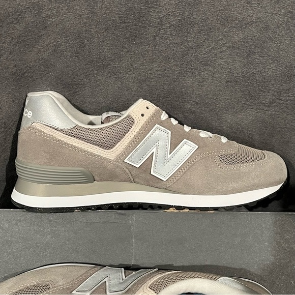 New Balance 574 Women’s Sneakers Grey White Size 9.5 US WOMEN - Picture 6 of 13